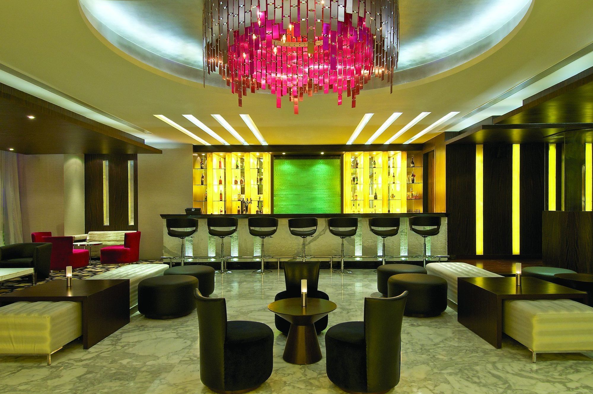 فيفانتا حيدر آباد بيجبومبت حيدر أباد المطعم الصورة The bar at the W Doha