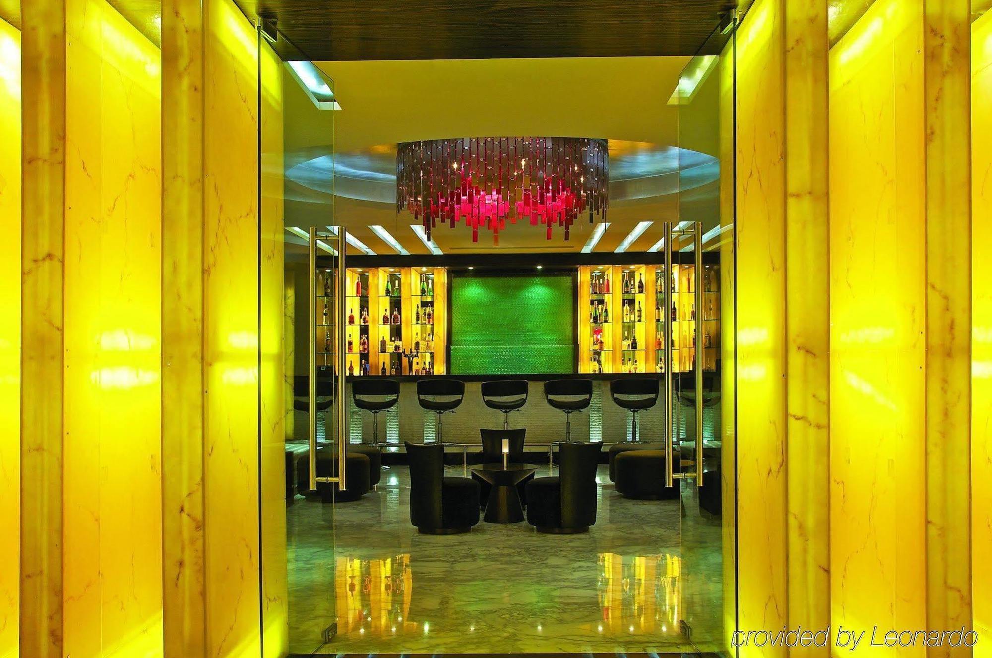 فيفانتا حيدر آباد بيجبومبت حيدر أباد المطعم الصورة The lobby of the hotel
